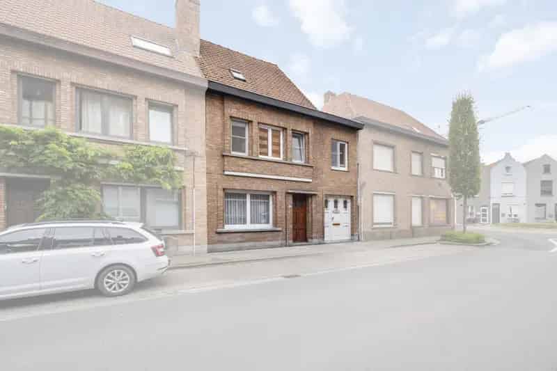 Charmante Jaren 50 Woning te Sint Kruis met Garage