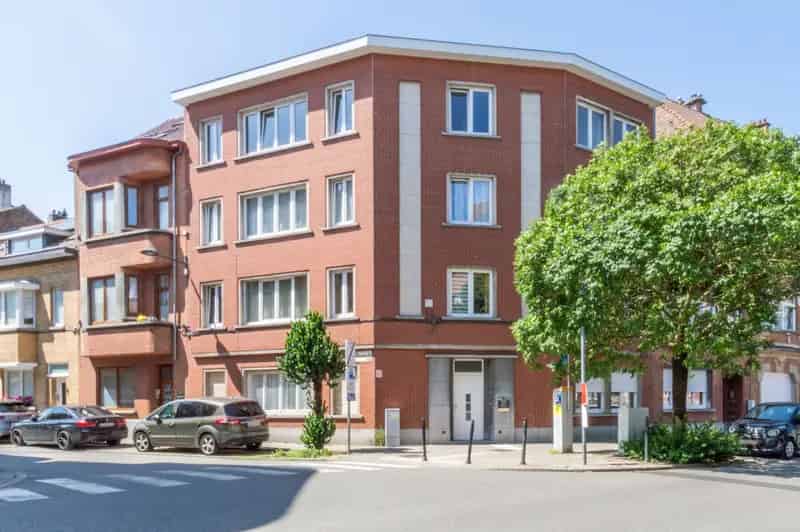 Appartement te koop 1 slaapkamer bureau terras nabij station