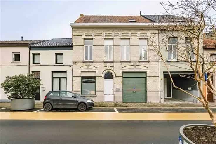 Huis Te Koop Sint Niklaas: Woning met Atelier 431m²