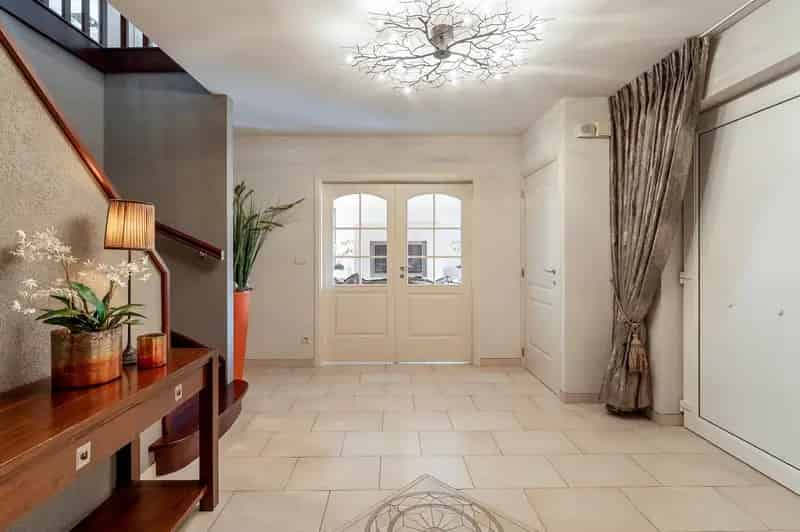 Luxe Villa te Pelt met Zwemvijver en 1 Hectare Grond
