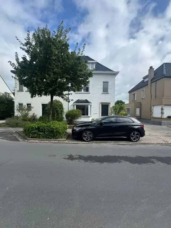 Gerenoveerde woning 3 slaapkamers garage tuin