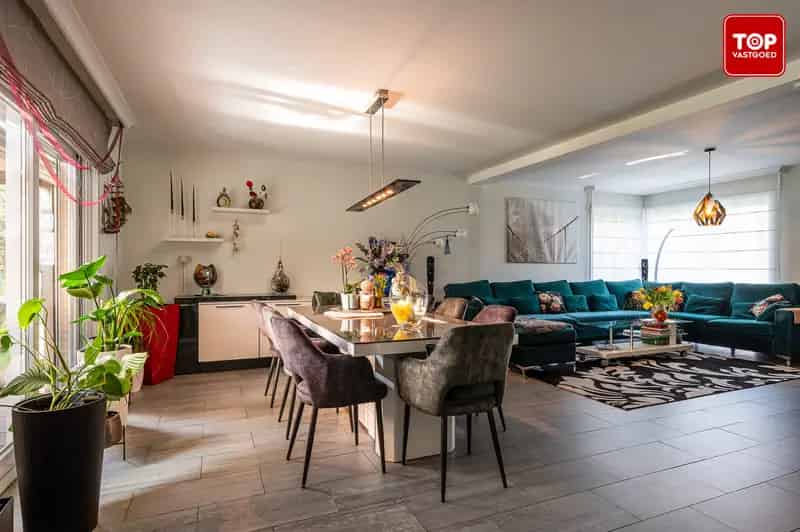 Huis te koop Evergem: Ruime villa met grote tuin en weiland