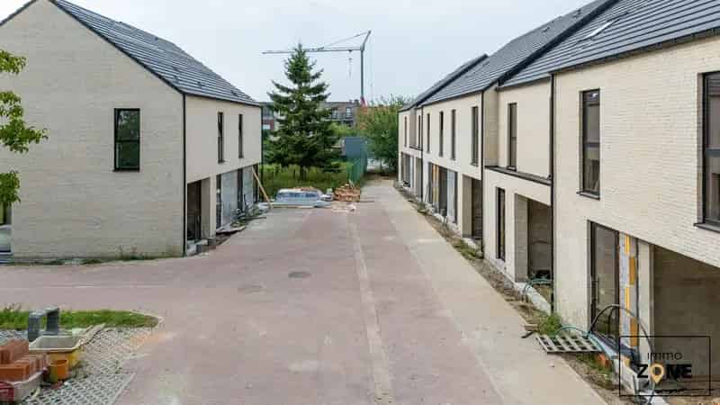 Nieuwbouwhuis te koop: Ruime gezinswoning 205m²