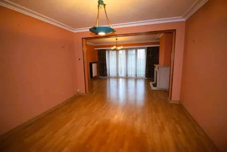 Appartement 2 Slaapkamers 90m2 Balkon Kelder