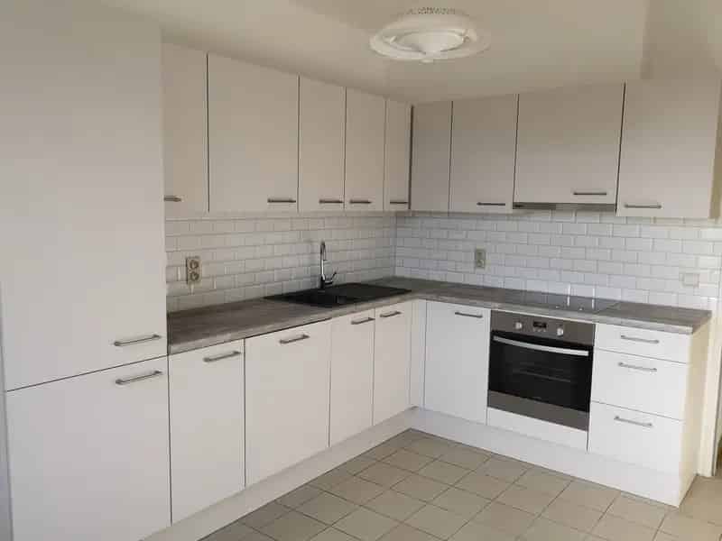 Ruim Appartement te Huur 3 Slaapkamers Terras Garage Beerse
