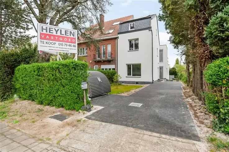Huis Te Koop: Luxueuze HOB met 4 slaapkamers en grote tuin