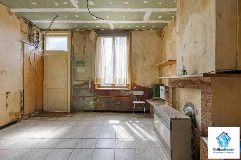 Huis te koop Peutie: renovatieproject met 2 slaapkamers en tuin