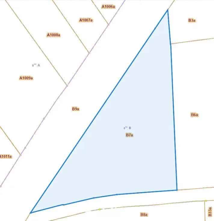 Goed gelegen akker 11442 m² te koop