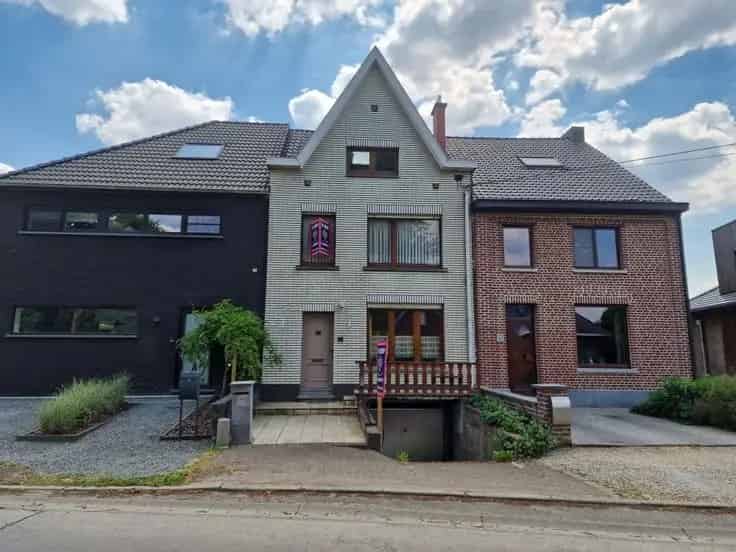 Huis Te Koop Landelijke Locatie Ruime Gezinswoning