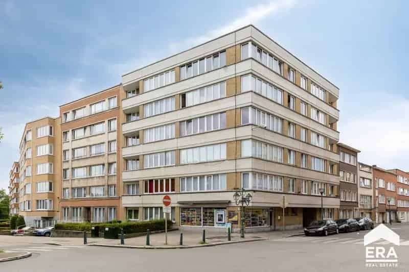 Lichtrijk appartement te koop Koekelberg