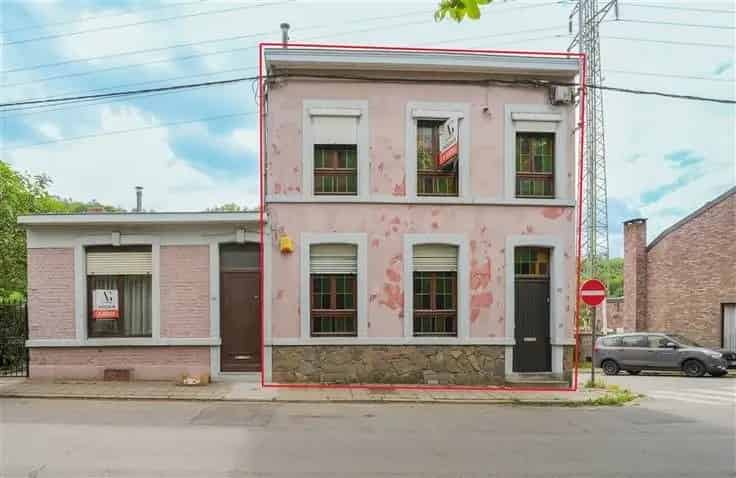 Huis Te Koop Montegnée: 3 Slaapkamers, Tuin en Garage