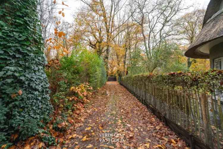 Residentieel gelegen bouwgrond in tweede bouwlijn