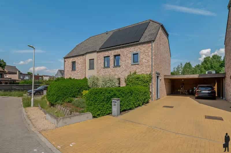 Huis te koop Oelegem: Instapklare gezinswoning met 3 slaapkamers