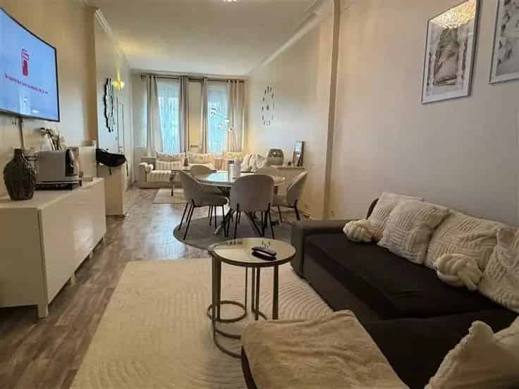 Huis te Koop Brussel Marollen: 4 slaapkamers, Mezzanine