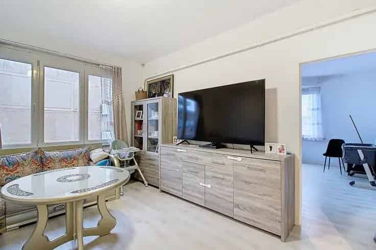 Appartement 80m2 Molenbeek - Terras - Garage - 2 Kelders