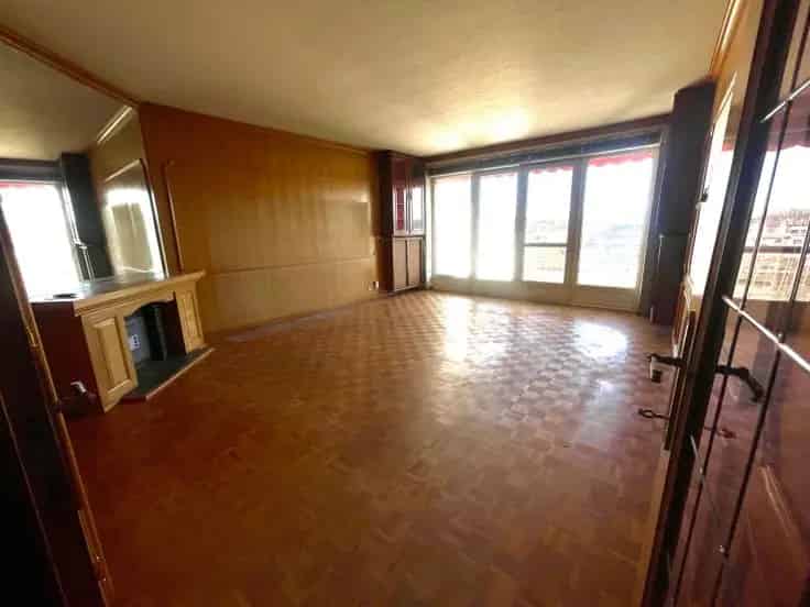 Appartement 2 slaapkamers Maaszicht Te renoveren