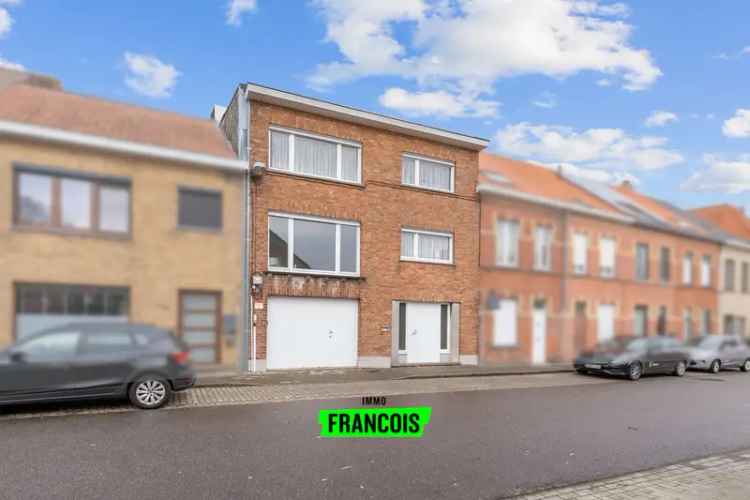 Te renoveren woning met garage in Sint-Andries