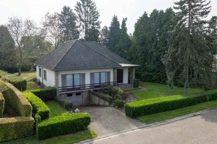 Stijlvolle villa kopen te Balen met mooie tuin en orangerie