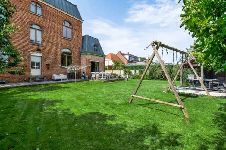 Prachtige manoir woning met 6 slpk. en tuin