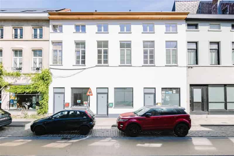 Huis te huur Gent Centrum: 5 slaapkamers, patio & open haard