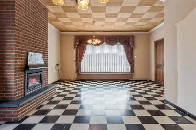 Huis te koop: Ruime gezinswoning met 3 slaapkamers en tuin