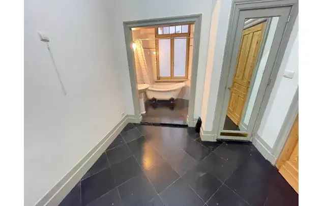 Huur 2 slaapkamer appartement van 125 m² in Antwerp