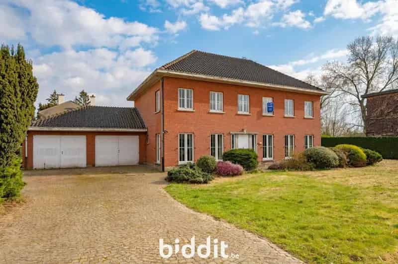Stijlvolle Villa te Leuven met Dubbele Garage