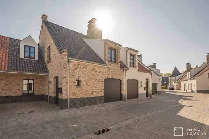 Huis Te Koop Knokke-Heist Ruime 4 Slaapkamers Tuin Garage