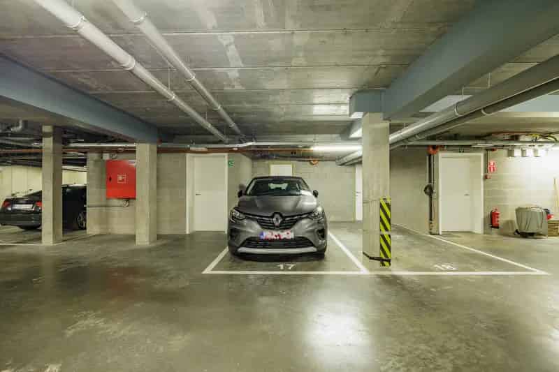 Garagebox te Koop of te Huur met Berging