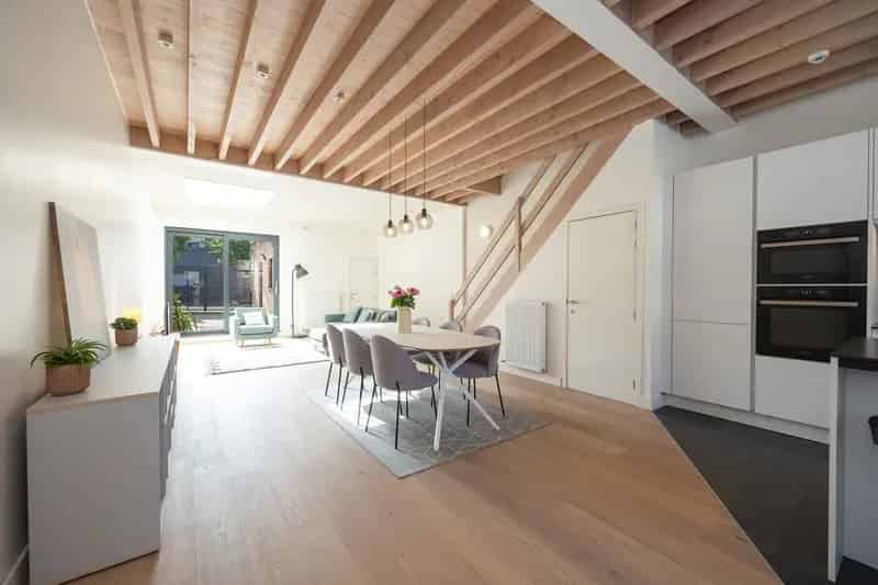 Huis te koop Centrum Gerenoveerd 3 slaapkamers Parking
