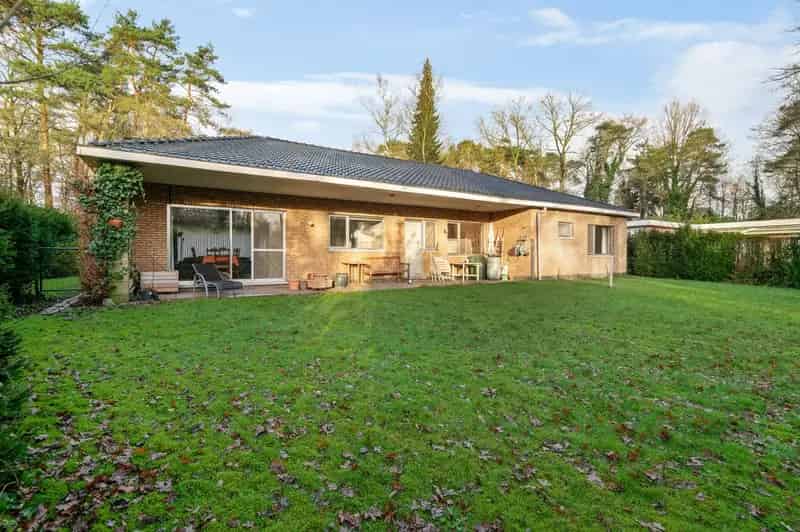 Goed onderhouden laagbouwwoning 4 slaapkamers Zoersel