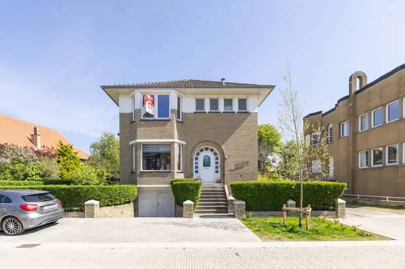 Art Deco Villa te Koop De Panne - 5 slaapkamers, 2 garages, tuin