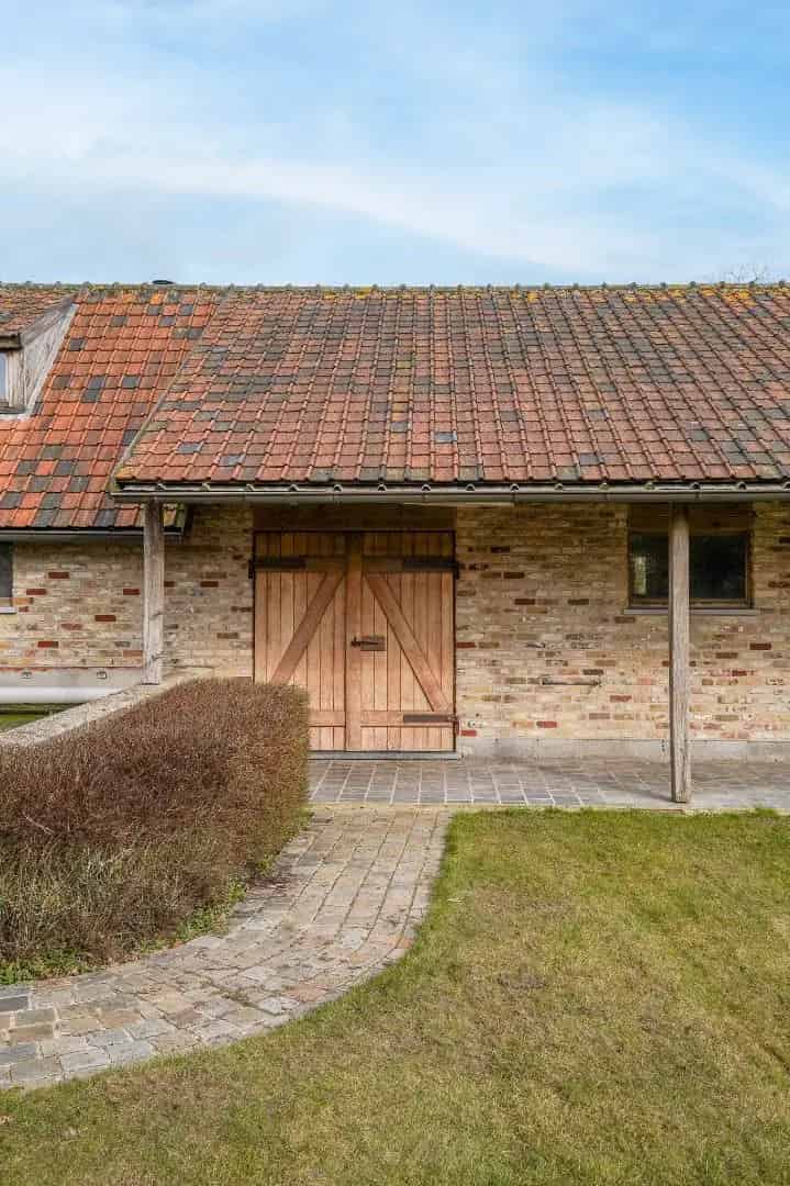 Karaktervol Landhuis met Zwembad en Stallen