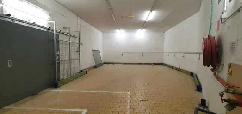 Magazijn te huur Bree 110m²
