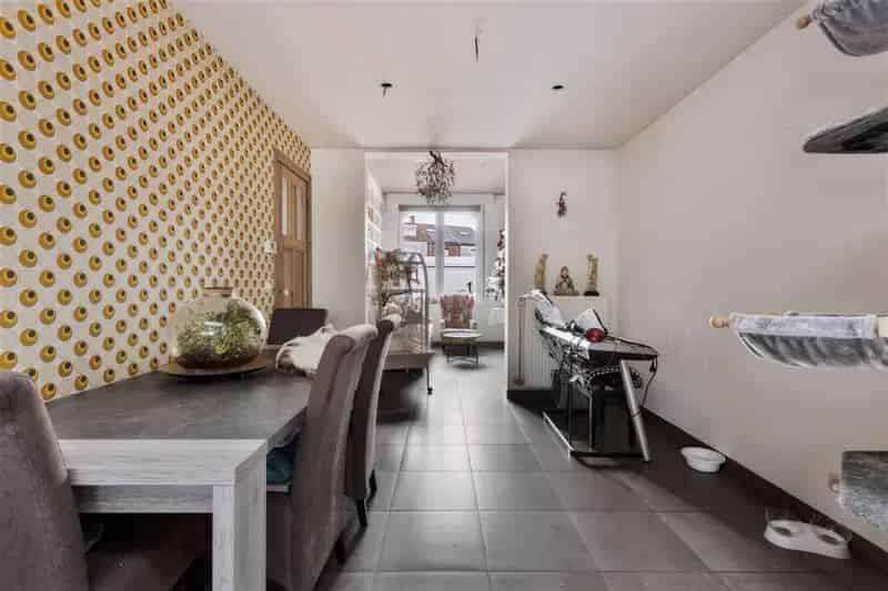 Huis te Koop Oostakker: Gerenoveerde Gezinswoning Grote Tuin