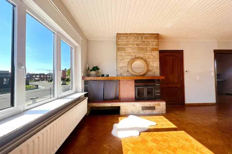 Ruime gezinswoning te koop 170m2 3 slaapkamers terras garage zonnepanelen EPC C