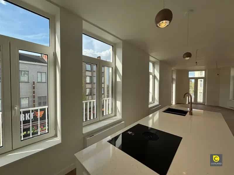 Gerenoveerd 2 Slaapkamer Appartement Antwerpen Zuid Terras