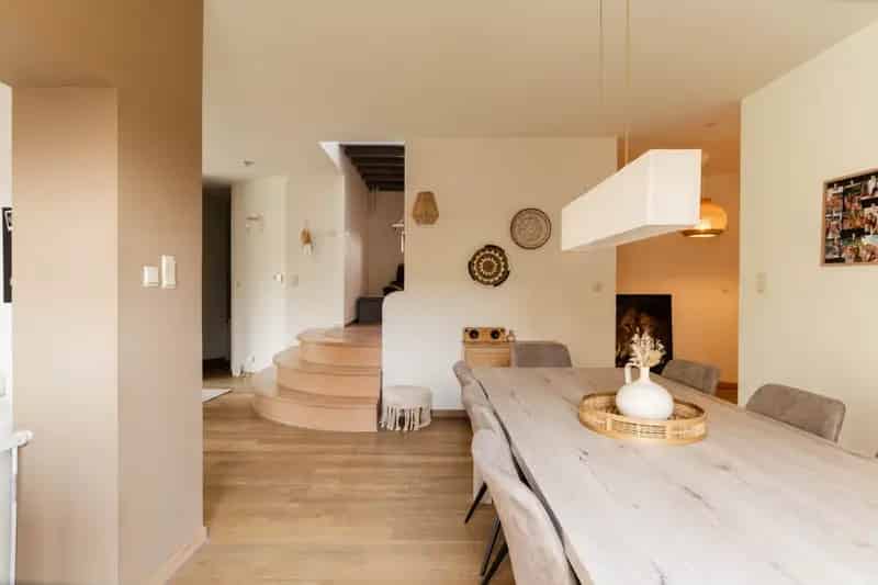 Villa te koop Zeveneken: Ruime instapklare woning met grote tuin