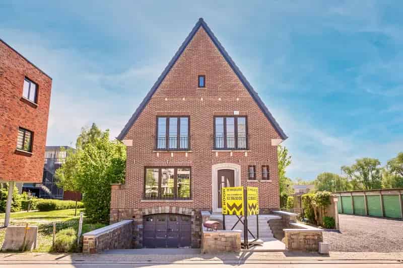 Huis te koop Lembeek: Ruime woning 3-4 slaapkamers, garage en tuin