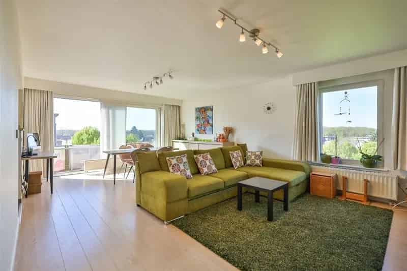 Lichtrijk 3 Slaapkamer Hoekappartement Mortsel