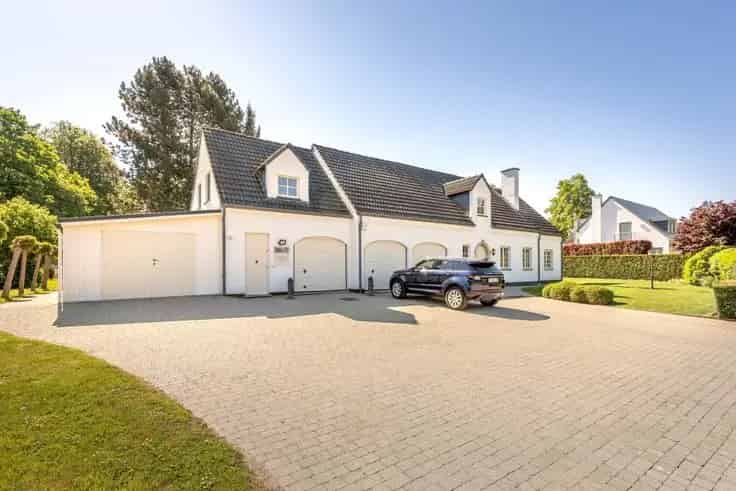 Huis Te Koop: Knappe Villa op Toplocatie