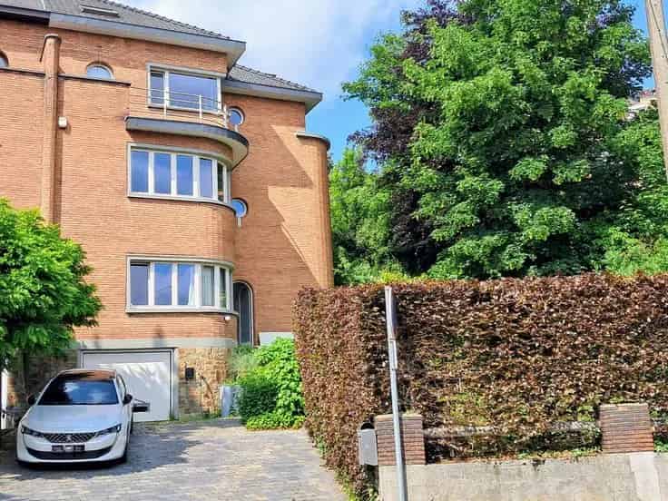 Ruime Familiewoning 4 slaapkamers Tuin Terras Parking Laadpaal