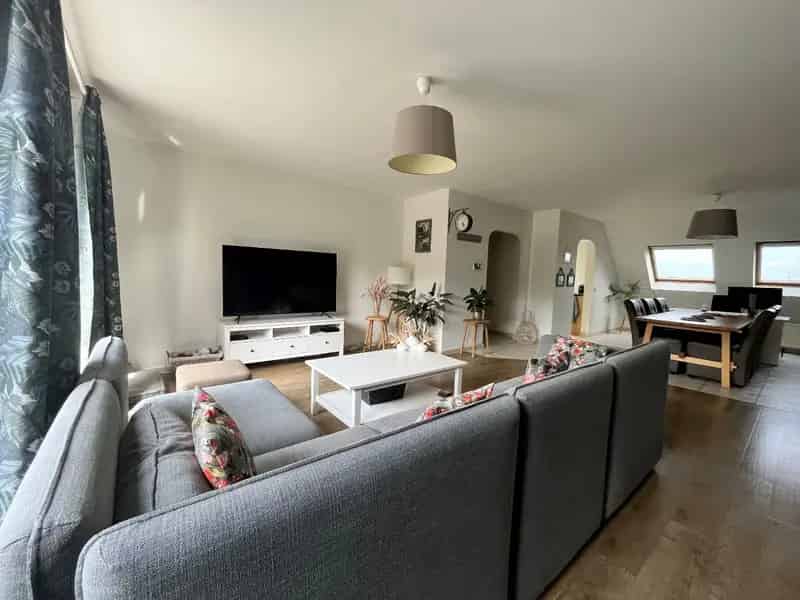 Dakappartement te koop: ruim 2 slaapkamer appartement met terras en garage