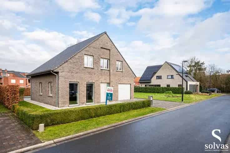 Huis Te Koop Knesselare Rustige locatie 4 slaapkamers