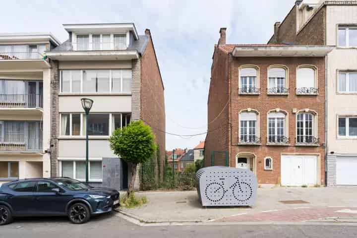 Bouwgrond Sint-Lambrechts-Woluwe - Laatste Perceel Nabij Metro