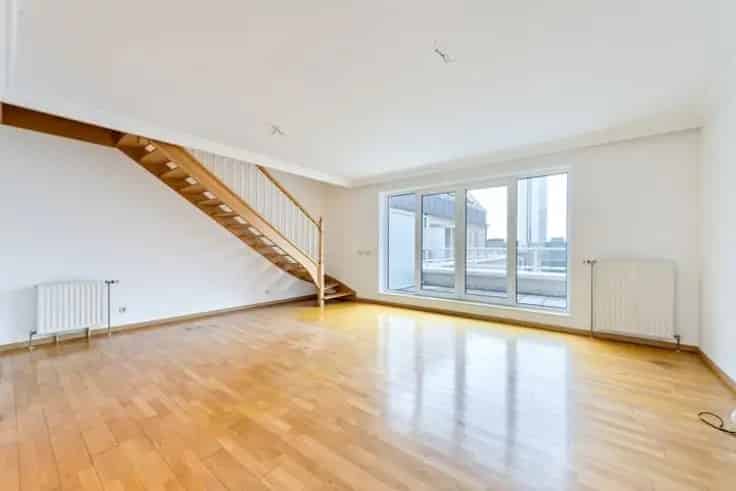 Duplex Te Koop 2 slaapkamers Terras Nabij Congreskolom