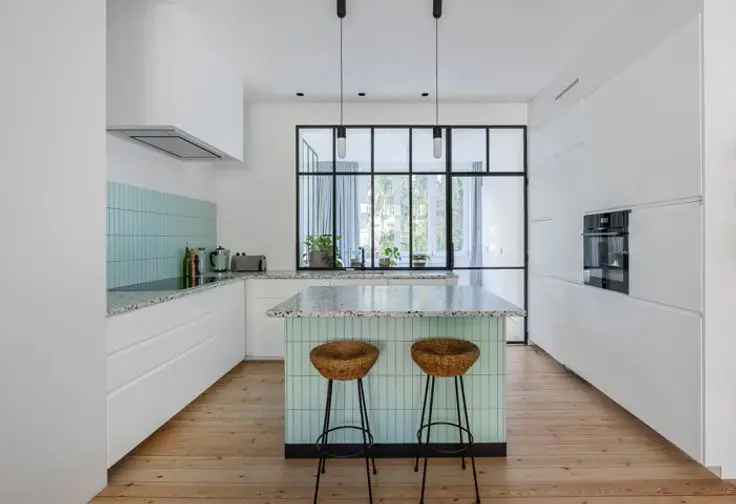 Gerenoveerd 1 Slaapkamer Appartement te Koop Dudenpark Vorst