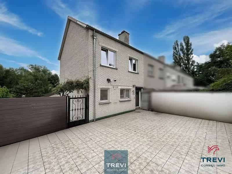 Huis te koop Oisquercq: gerenoveerde woning met garage en tuin