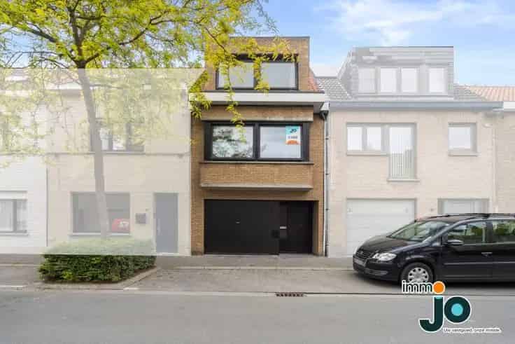 Huis Te Koop: Instapklare gezinswoning met 3 slaapkamers en garage
