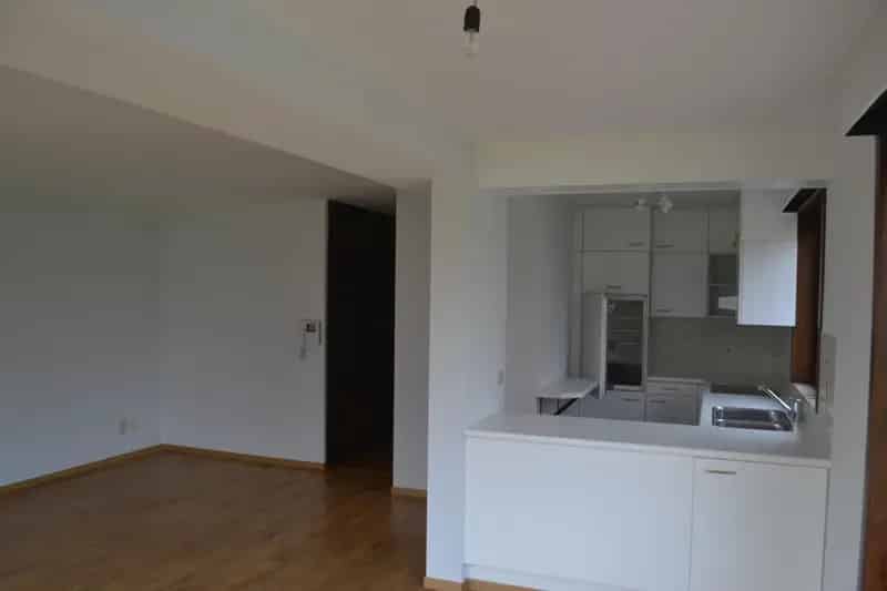 Lichtrijk Hoekappartement te Koop Nabij Strand